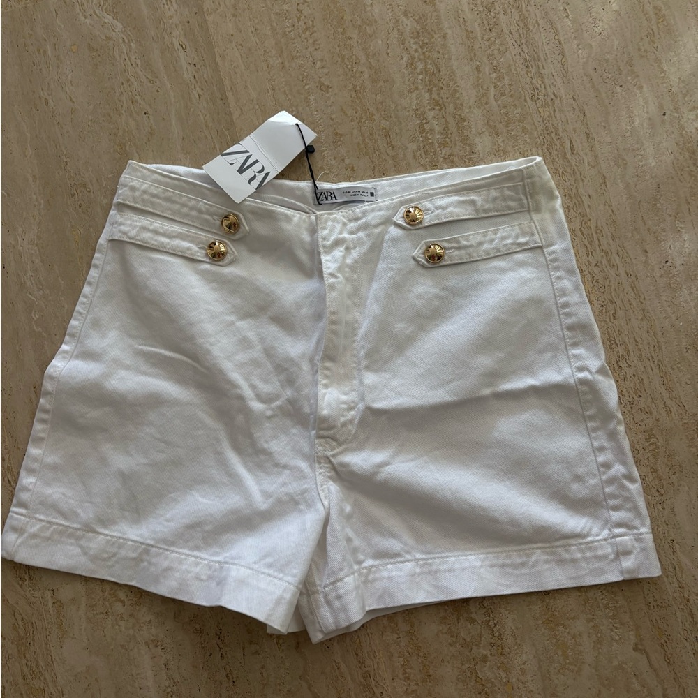 NWT Zara Women's Night Waist gold butonned White Shorts